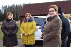Vai figurē slepenā zirdziņa aizmugure