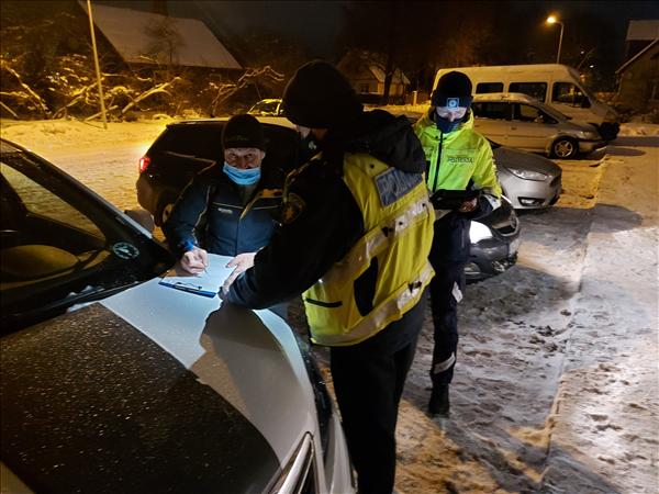 Konstatē četrus ierobežojumu pārkāpumus