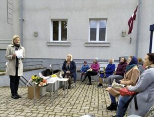 Izdota krāsaina lasāmgrāmata latgaliešu valodā