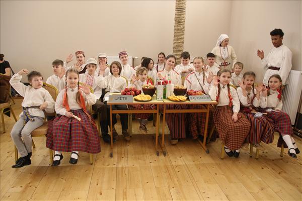 Folkloras svētki Upītē