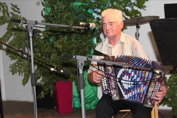 “Mēs sanākam kopā ermoņikās…”