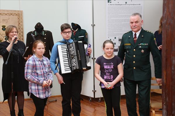 Atklāj izstādi par robežsardzes vēsturi
