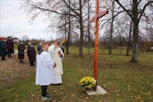 Rugāju pusē iesvēta divus krustus