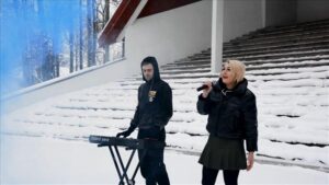 “Palīdziet nokļūt finālā”